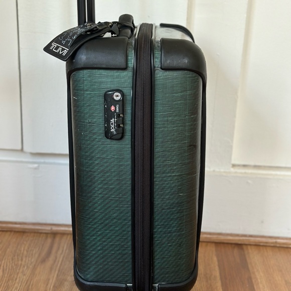 TUMI - Picture 6 of 12